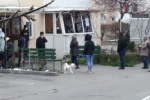 ADMINISTRATOR DE BLOC, ÎNCASEAZĂ PLĂŢILE ÎN COSTUM CBRN