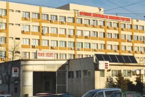 BATAIE DE JOC! 300 măşti şi 50 de combinezoane COVID 19, atât a primit de la Guvern Spitalul Judeţean Ploiesti