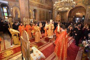DÂMBOVIŢA Covid-19: Şi Arhiepiscopia Târgoviştei donează spitalului un aparat pentru monitorizarea funcţiilor vitale