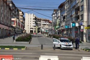 Jandarmii şi poliţiştii au obligaţia de a legitima sucevenii de la distanţă