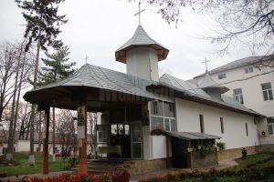 Rugăciune comună, însoţită de sunetul clopotelor, în mijlocul zilei de Buna Vestire