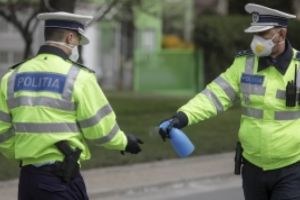 Poliţia taie în carne vie: sancţiuni de 1,5 milioane de euro pentru cei care n-au respectat izolarea la domiciliu