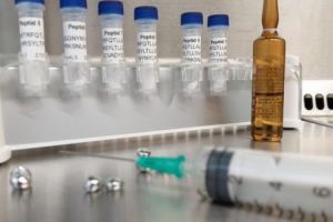 Cercetătorii români de la un centru de terapii încep testele pentru un vacccin anti Covid-19!