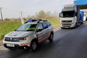 Convoiul de autocamioane care transporta spitalul modular a ajuns in Romania. Spitalul va fi amplasat pe stadionul Portul din Constanta