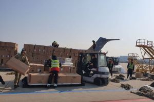 45 de tone de echipamente medicale din Coreea de Sud au ajuns în România. Avem 1.029 de cazuri de persoane infectate cu virusul COVID – 19