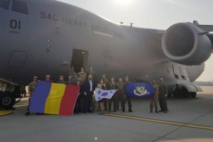 Sunt peste 1.000 de cazuri de infectare cu noul coronavirus în România. 100.000 de combinezoane, aduse din Coreea de Sud cu o aeronavă NATO (VIDEO)