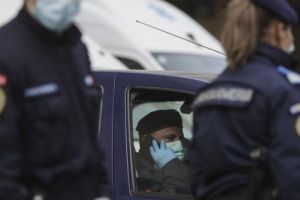 Doi jandarmi, infectaţi cu coronavirus