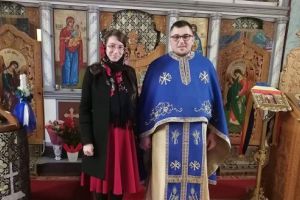 Părintele Daniel Rus, întinde o mână de ajutor persoanele de peste 65 de ani din Goreni