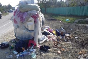 Alertă! Gunoiul ar putea deveni periculos în contextul epidemiei de coronavirus. Ce trebuie să facă familiile izolate la domiciliu