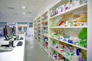 Prioritate la farmacii pentru persoanele cu vârsta de peste 65 de ani