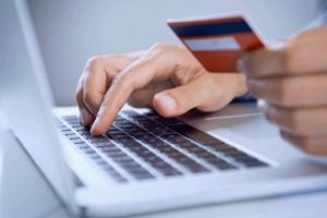 Cum fură hoţii banii şi datele personale de pe card, profitând de epidemia de coronavirus