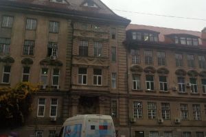 Pacientă cu avort în curs, infectată cu coronavirus, adusă la Maternitatea Braşov