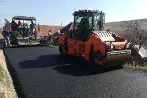 CJ derulează lucrări de asfaltare pe drumul judeţean 109S (DJ 109A) Deuşu – Sânmărtin – Giula