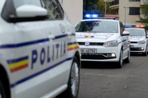 Pensionări interzise, concedii tăiate şi detaşări fără acord, pentru poliţişti şi militari