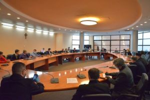 Întâlnire la Primăria Braşov pentru a stabili cadrul de acţiune al voluntarilor pentru persoanele vulnerabile