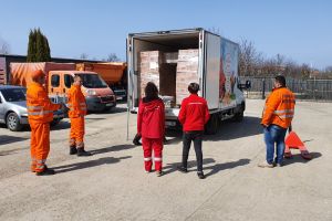 FOTO Un nou centru pentru depozitarea ajutoarelor destinate persoanelor izolate din Braşov