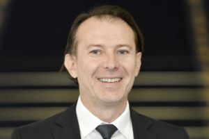 Amânarea ratelor bancare, o ȘARLATANIE! Ce ţeapã ne dã Cîţu: vom plari DOBANDA la DOBANDA acumulata! Bãncile castigã de pe urma dramei prin care trec oamenii de rand!