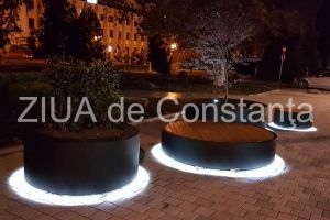 Primaria Constanta achizitioneaza banci de odihna din lemn tropical, jardiniere si cosuri de gunoi 