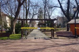 Benzi ale poliţiei cu accesul interzis, în parcurile Sucevei