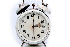 Trecem la ora de vară. Ceasurile vor fi date cu o oră înainte