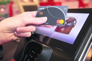 Mastercard ridică limita pentru plăţile contactless fără PIN