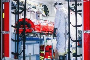 12 români repatriaţi din Italia au fost testaţi POZITIV cu COVID-19: „Au fost ridicaţi în condiţiile protocolare, cu autoizoleta”