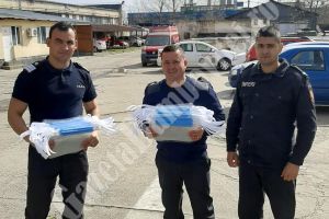 DÂMBOVIȚA Covid-19: Un târgoviştean le-a dus viziere de protecţie pompierilor care execută misiuni de intervenţie