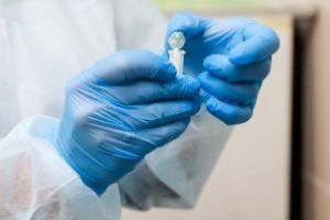 La nivelul judeţului Covasna se află  în carantină instituţionalizată 91 de persoane pentru care se efectuează verificări pentru a se depista dacă au contactat virusul COVID – 19