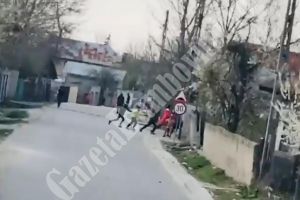 CORBII MARI Covid-19: Romii din Grozăveşti iau în râs măsurile de izolare, deşi localitate e focar de coronavirus (VIDEO)