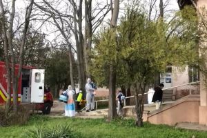Ceilalţi doi copii ai familiei depistate pozitiv cu COVID-19 nu au coronavirus/ Minorii vor fi preluaţi de Protecţia Copilului