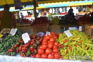 Ministrul Agriculturii: Pieţele agro-alimentare sunt mai sigure decât magazinele mici, iar aici îşi vând produsele şi producătorii locali