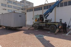 Containere încălzite şi ceai, cafea şi sucuri, pentru pacienţii care vin la Urgenţele ...