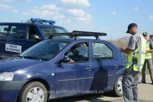 Cu taxiul la frontieră: 8 cetăţeni din Irak, Iran şi Siria, prinşi în timp ce încercau să treacă ilegal în Ungaria prin Borş