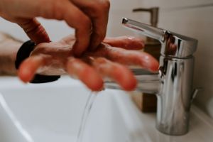 CORONAVIRUS – Informaţiile momentului – Carantină totală în România – 1.760 de români infectaţi – 40 de decese