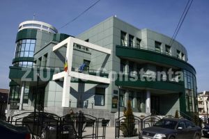 DIICOT Constanta cere ca zece persoane cercetate pentru trafic de droguri de risc sa ramana in arest  