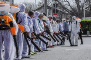 Vela: Începând cu 31 martie autorităţile administraţiei publice locale vor efectua dezinfecţii în blocuri