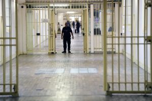 Cum a ajuns un sătmărean pe lista celor mai periculoşi deţinuţi din Paris, din cauza COVID-19