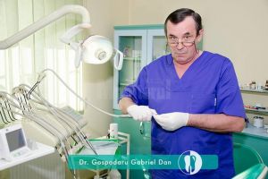 Medicii stomatologi care asigură urgenţele au nevoie de echipamente de protecţie