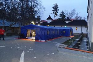 Corturile de triaj de la spitalul vechi din Suceava au fost instalate