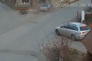 ACCIDENT TRAGIC! O persoană a MURIT după ce şi-a IZBIT maşina de o clădire (VIDEO)