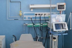 Medicii de la secţia ATI din Spitalul Orăştie au DEMISIONAT în masă, revoltaţi că nu au primit echipamente medicale