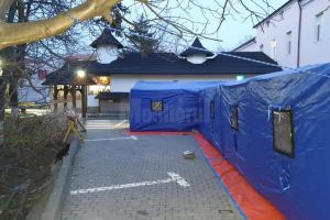 Avalanşă de oameni cu suspiciune de coronavirus, la triajul COVID al Spitalului Suceava