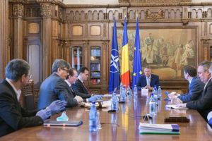 Iohannis: „Lăsaţi pensionarilor intervalul 11:00 – 13:00”