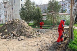 Primaria Constanta continua lucrarile de reabilitare a locurilor de joaca din oras