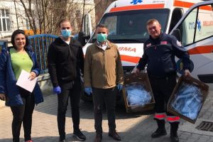 Ioan Turc a donat viziere pentru personalul SAJ, medici de familie şi poliţişti