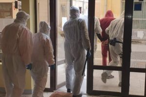 FOTO Botoşăneanul care a încercat să evadeze din carantină, pe geam, cu un cearşaf, a comis-o din nou. A fost ridicat de jandarmi