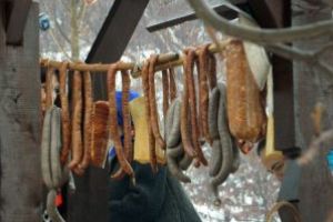 Carne furată dintr-o anexă gospodărească din Coltău
