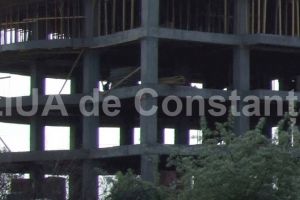 Bloc ridicat pe strada Budapesta din municipiul Constanta, supraetajat. Conditii puse de municipalitate investitorului   