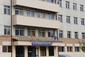 Medic de la Spitalul Năsăud şi o îngrijitoare de la Spitalul Judeţean de Urgenţă Bistriţa, infectaţi cu Covid-19