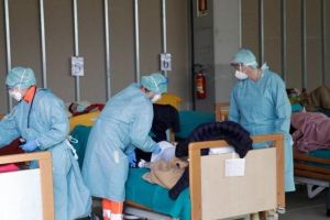Guvernul ia în calcul adoptarea unei ordonanţe militare prin care să li se interzică medicilor să demisioneze
